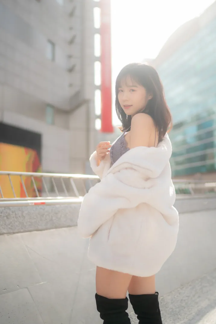 [街拍丝足] NO.215 YoYo 牛仔短裤长靴 #街拍丝足、美足#[109P]-079