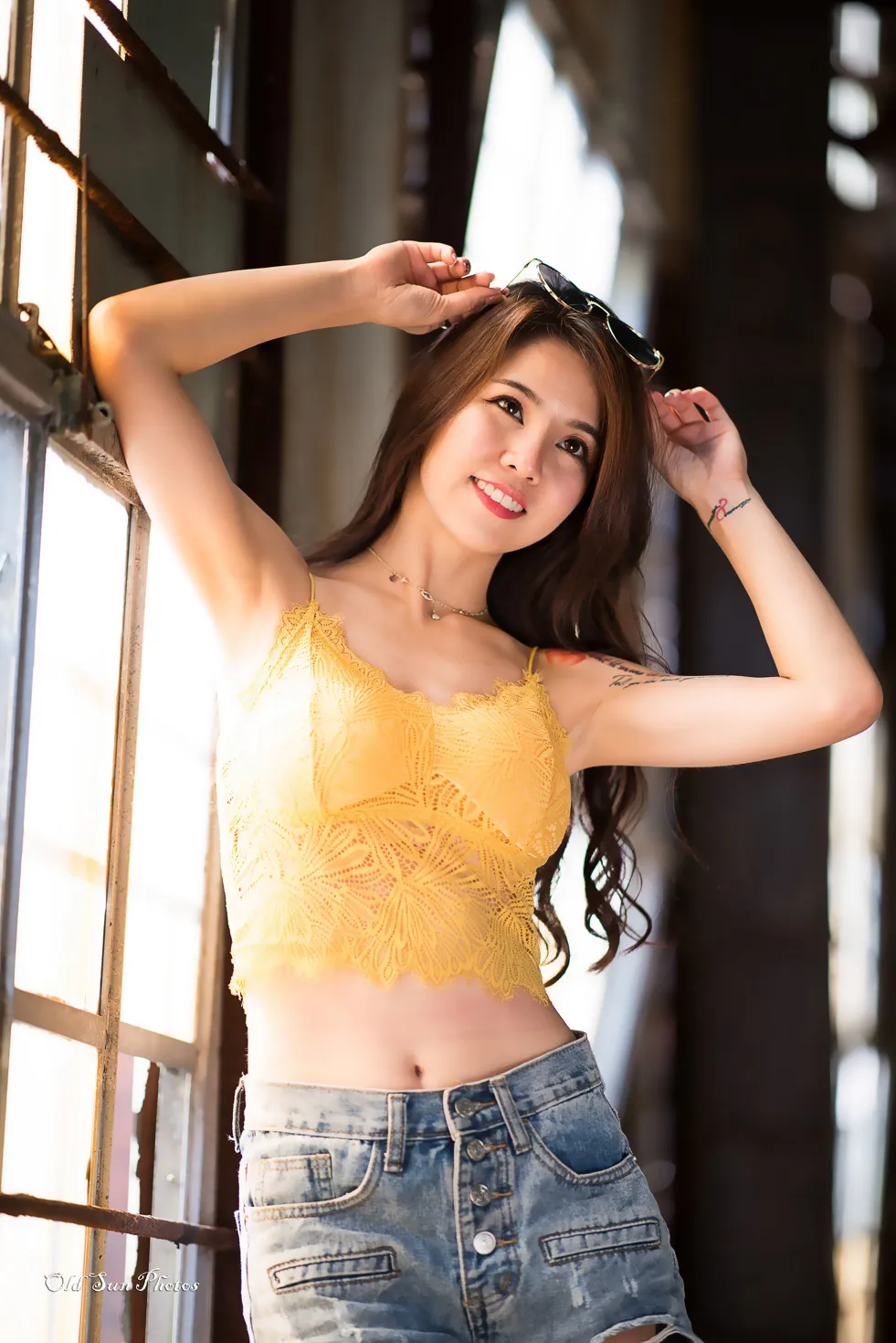 [街拍丝足] NO.192 Debby Chiu 露肚牛仔短裤高跟美腿 #街拍丝足、美足#[53P]-003