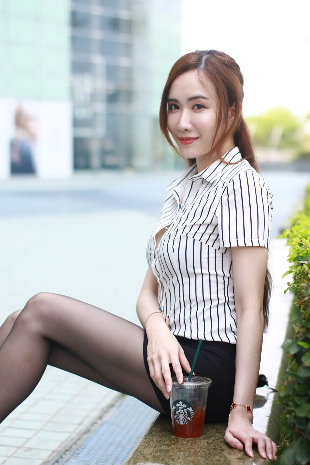 [街拍丝足] NO.073  Dora妍希 OL黑丝高跟美腿 #街拍丝足、美足#[82P]-012