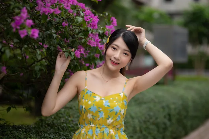 [街拍丝足] NO.090 湘芹 性感短裙 高跟美腿外拍 #街拍丝足、美足#[64P]-010