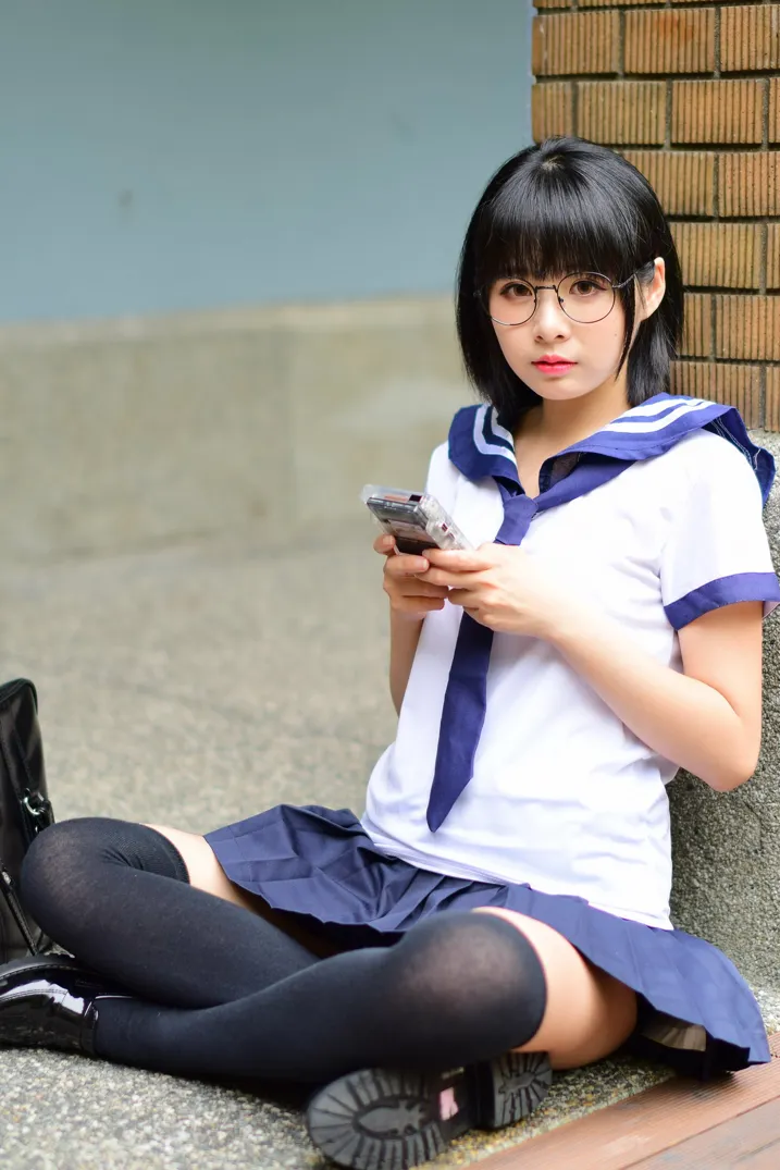[街拍丝足] NO.171 海琳 学生制服 #街拍丝足、美足#[73P]-056