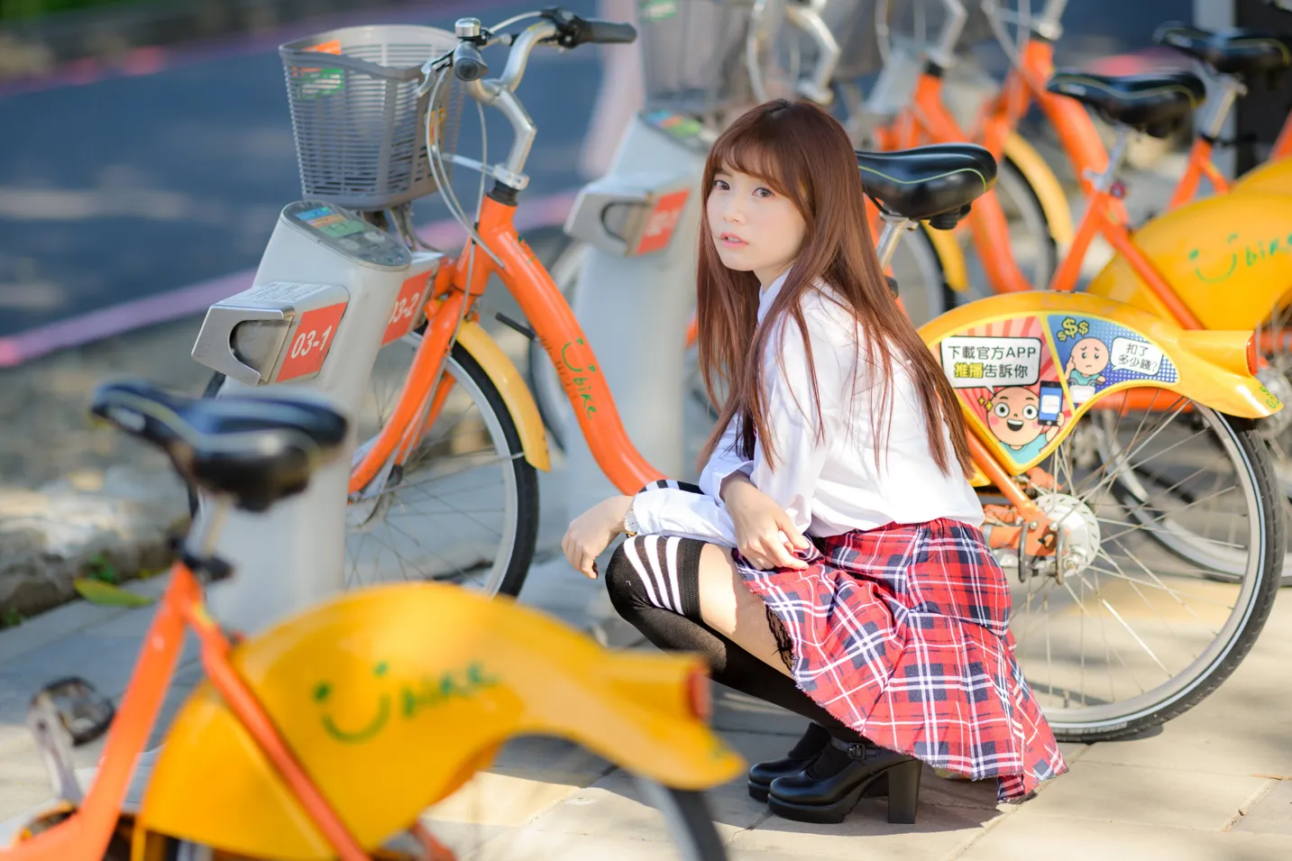 [街拍丝足] NO.233 学生制服高跟 #街拍丝足、美足#[157P]-056