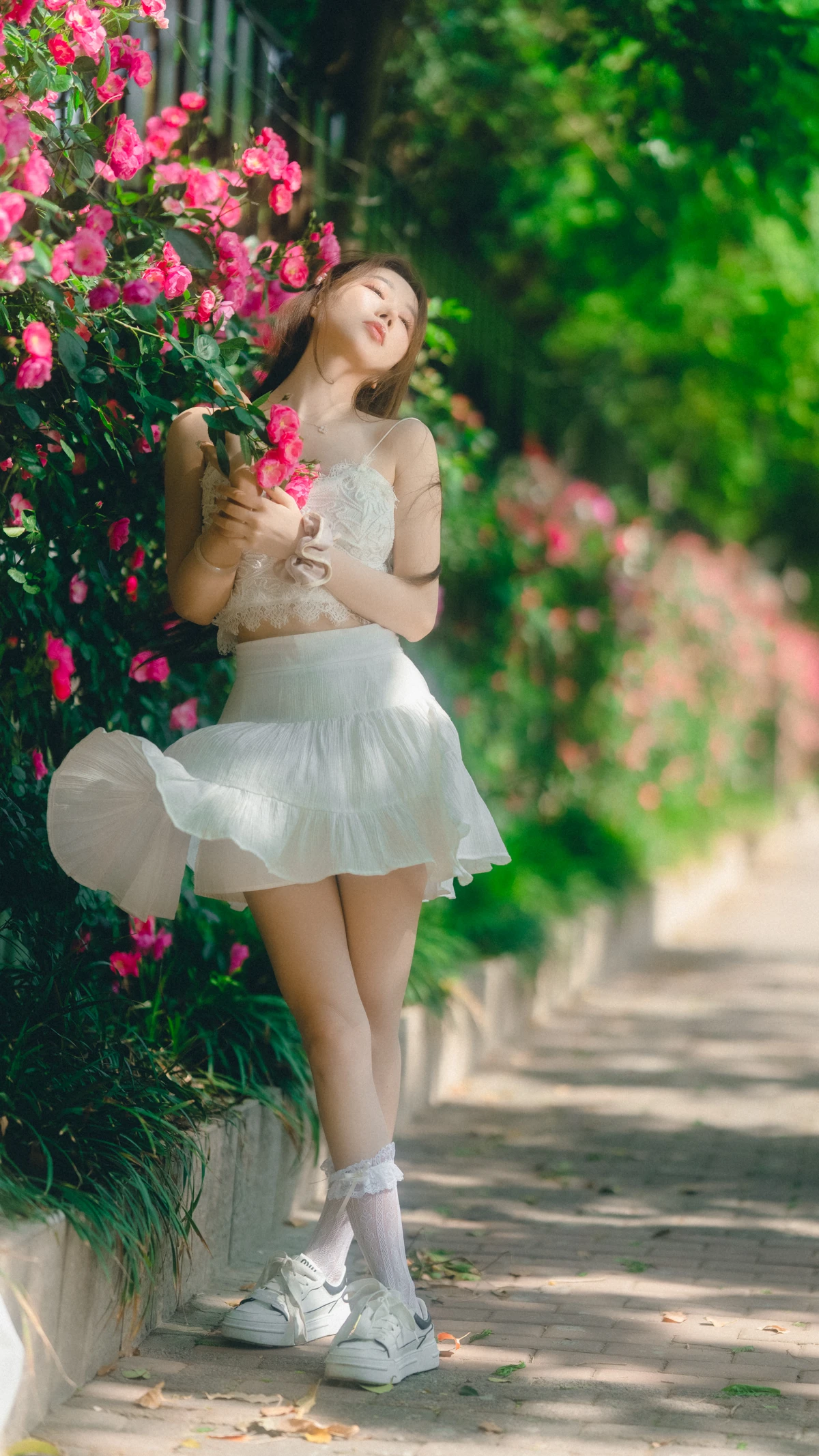 [艺图语]2023.05.20 Vol.3048 蔷薇花下#桃子#[47P]-004