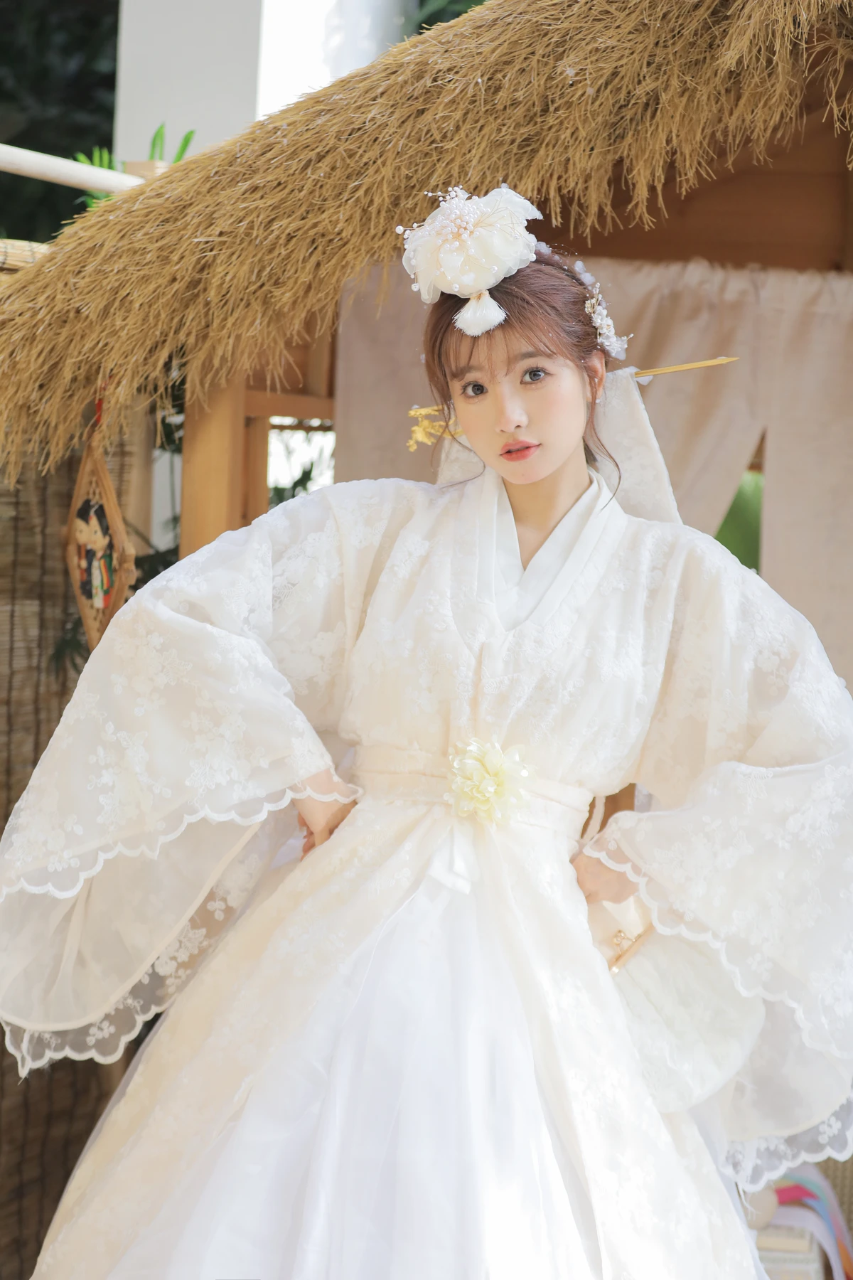 [艺图语]2023.01.11 Vol.2892 延吉服写真#温思儿vv#[22P]-009