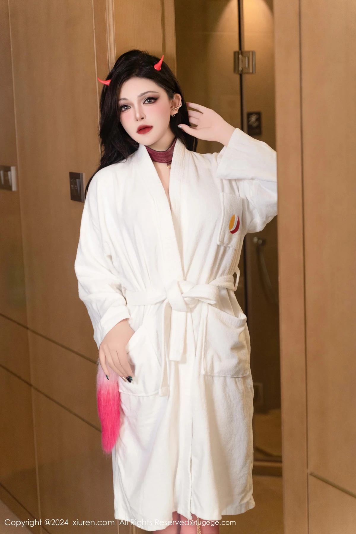 [秀人网] 2024.10.28 No.9352 伊丽莎有点白、秀人旗下#[93P]-007