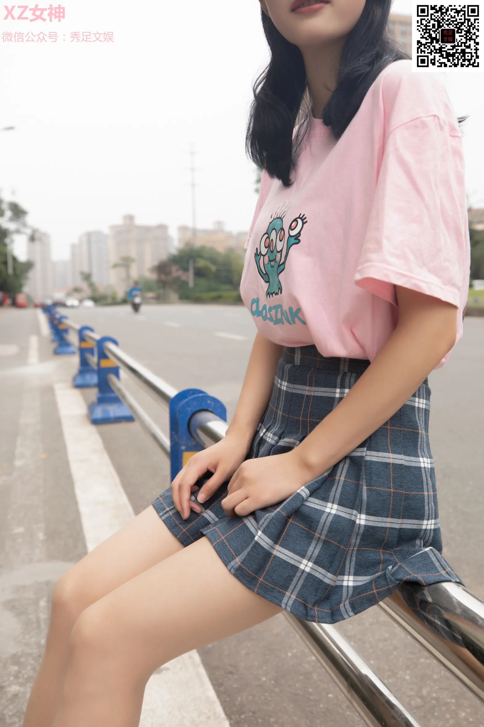 [街拍丝足] NO.006 青春无敌的百褶裙少女 #街拍丝足、美足#[60P]-006