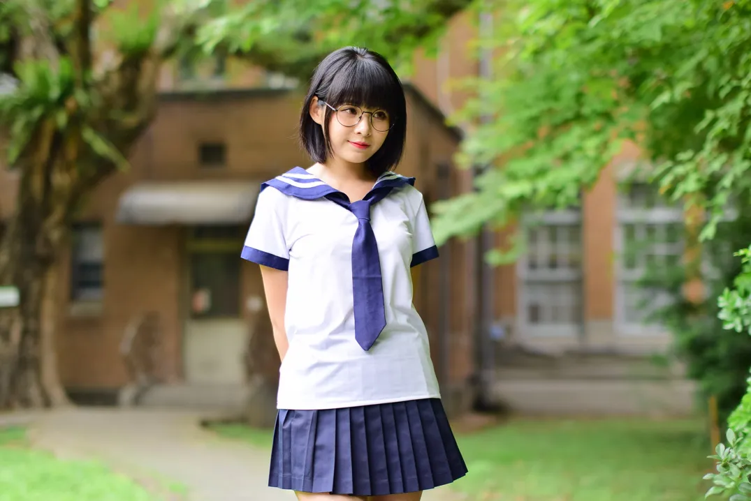 [街拍丝足] NO.171 海琳 学生制服 #街拍丝足、美足#[73P]-005