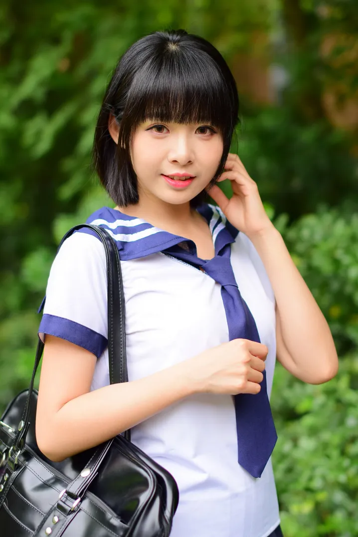 [街拍丝足] NO.171 海琳 学生制服 #街拍丝足、美足#[73P]-024
