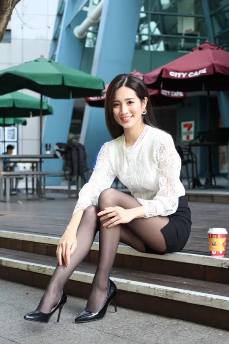 [街拍丝足] NO.056  张筠 OL制服 高跟美腿外拍 #街拍丝足、美足#[103P]-003