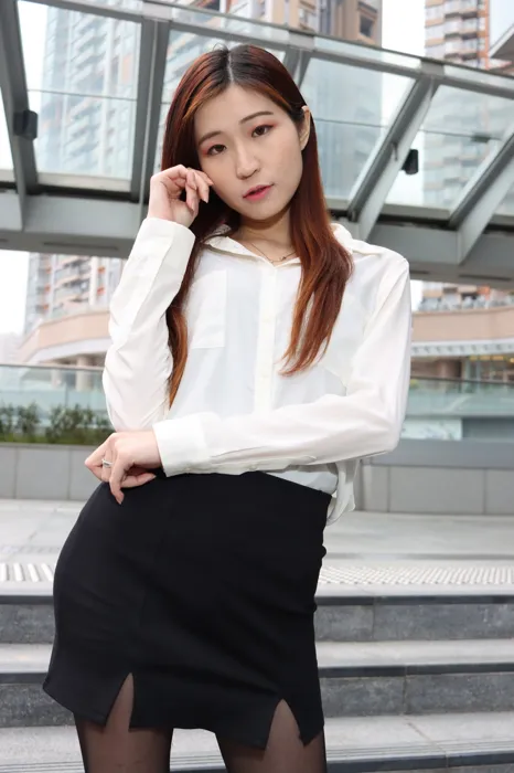 [街拍丝足] NO.024 长腿美模Rita Li 性感造型外拍 #街拍丝足、美足#[75P]-031