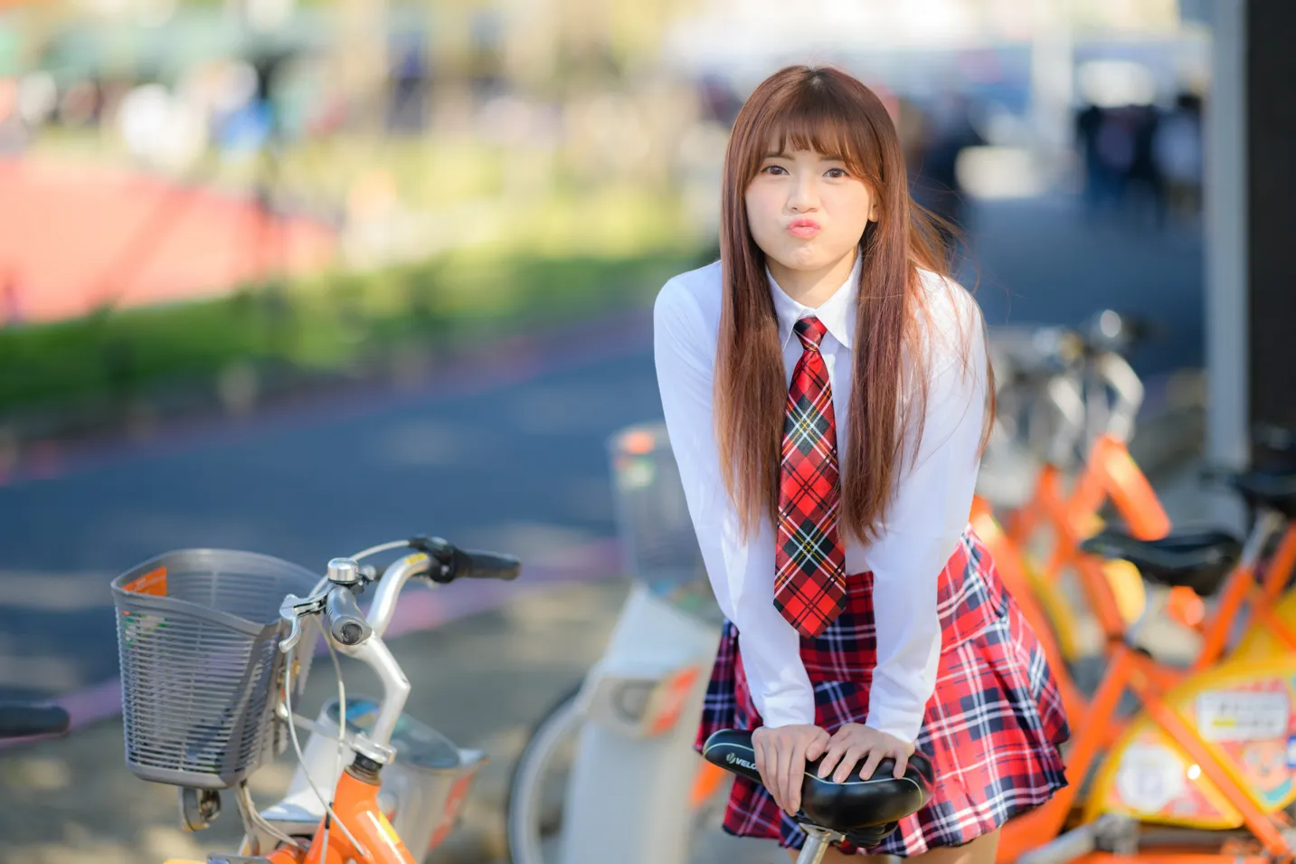[街拍丝足] NO.233 学生制服高跟 #街拍丝足、美足#[157P]-046