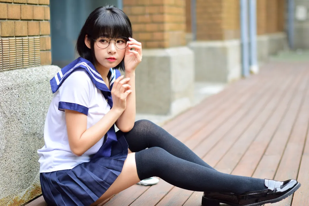 [街拍丝足] NO.171 海琳 学生制服 #街拍丝足、美足#[73P]-072
