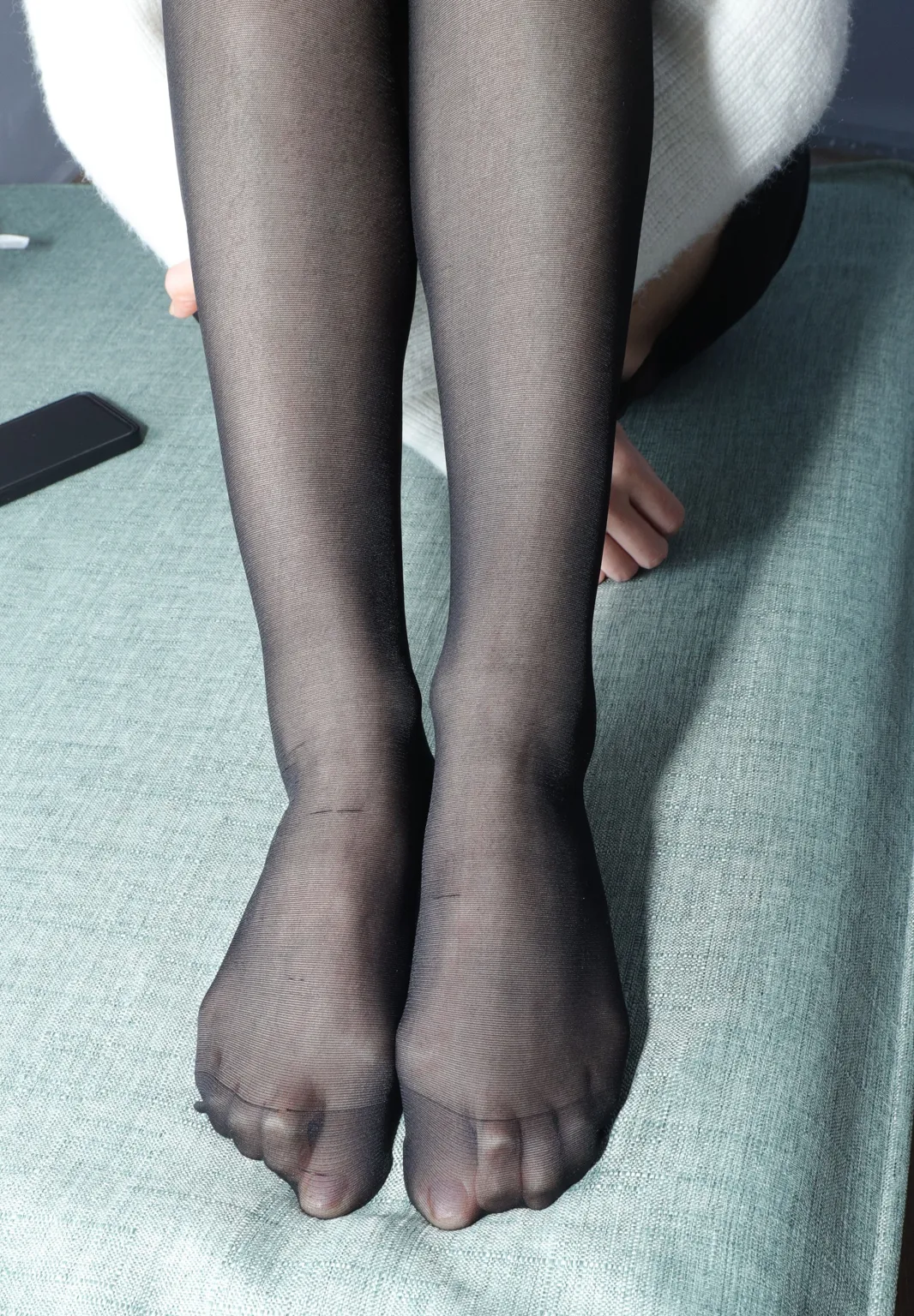 [街拍丝足] NO.122 热裤黑丝筒袜 #街拍丝足、美足#[118P]-086