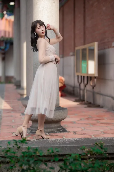 [街拍丝足] NO.085 芈梦 高跟美腿外拍 #街拍丝足、美足#[58P]-054