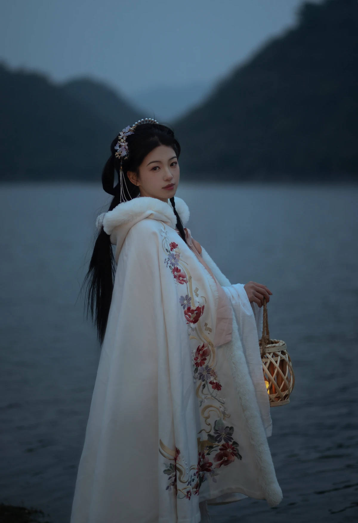 [艺图语]2023.01.15 Vol.2919 寒衣#一口蛋糕#[26P]-005