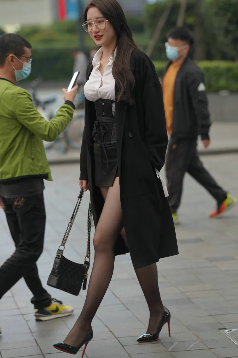 [街拍丝足] NO.160 黑丝大长腿 #街拍丝足、美足#[201P]-068