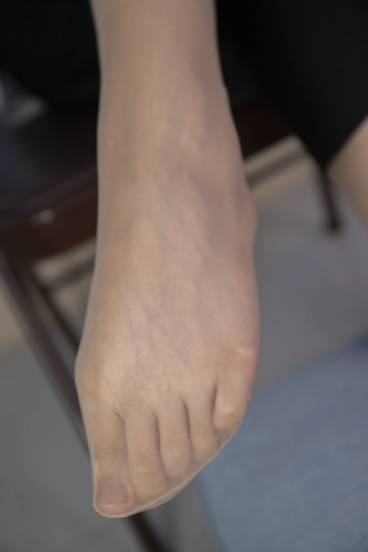 [南国足艺] NO.012 琪琪性感肉丝诱惑，脚趾在丝袜的包裹下扭动#南国足艺#[108P]-094