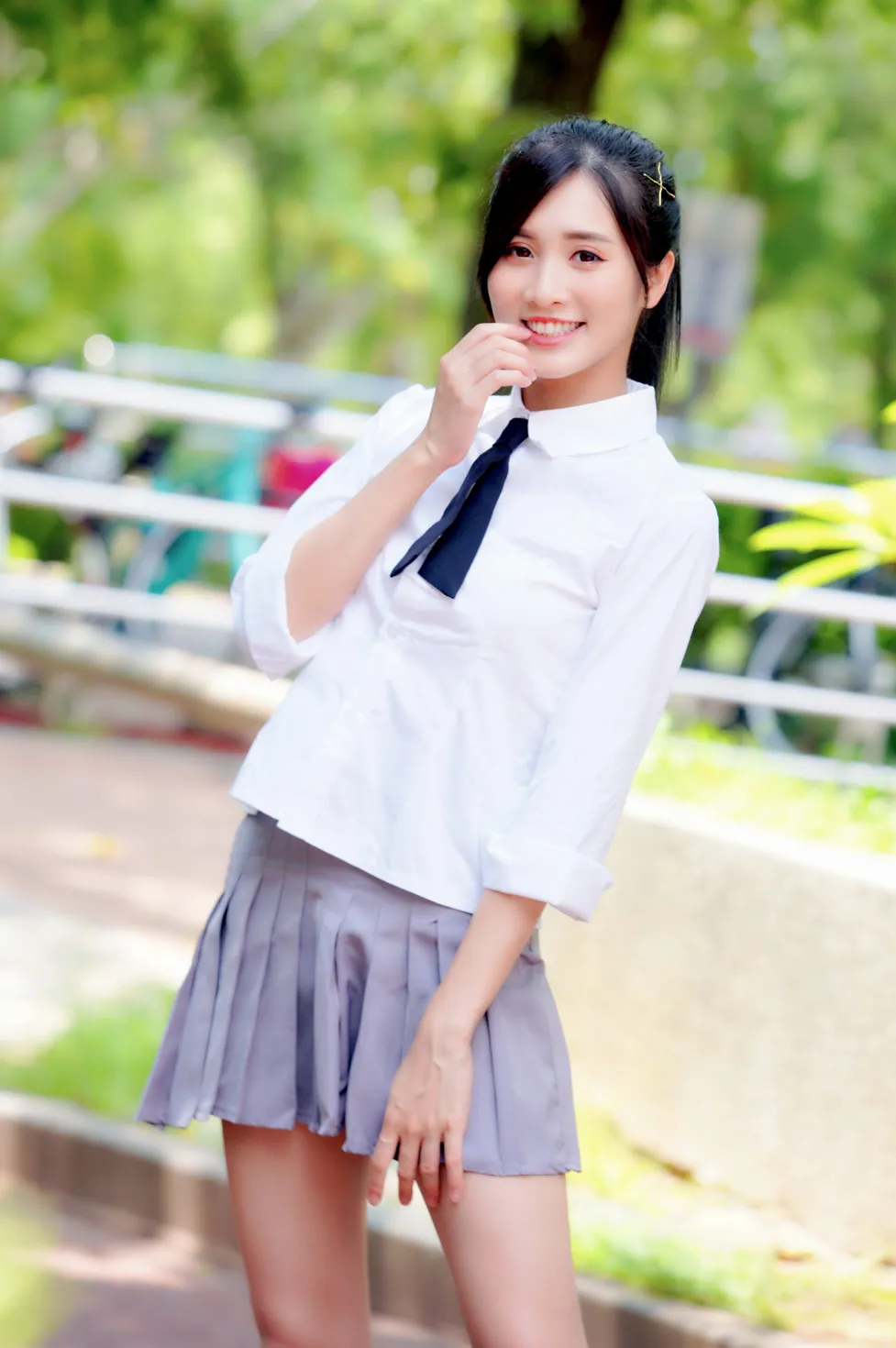 [街拍丝足] NO.143 张筠 短裙黑丝高跟美腿 #街拍丝足、美足#[23P]-014