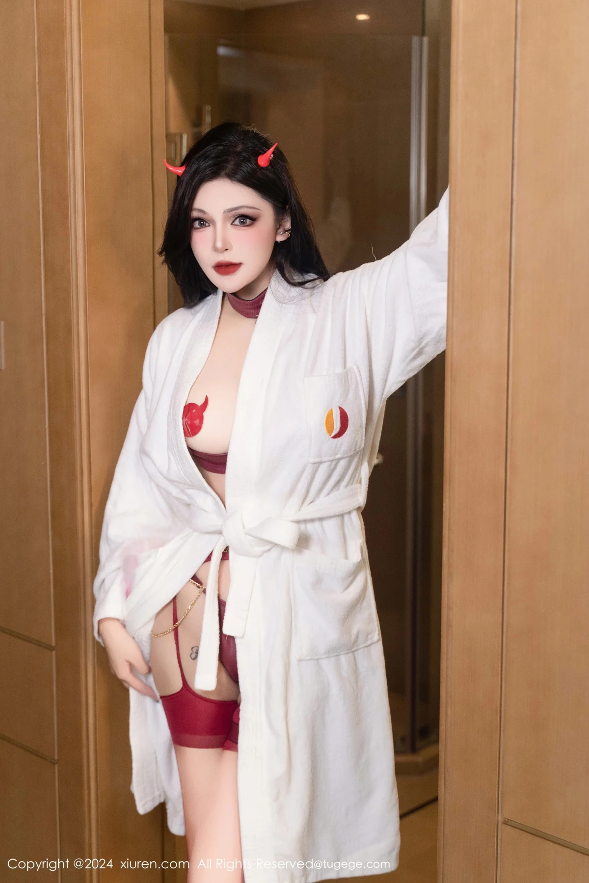 [秀人网] 2024.10.28 No.9352 伊丽莎有点白、秀人旗下#[93P]-014