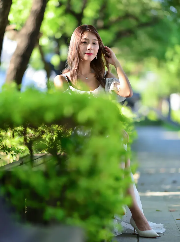 [街拍丝足] NO.200 vivi曹媛媛 吊带高衩长裙高跟美腿 #街拍丝足、美足#[113P]-097
