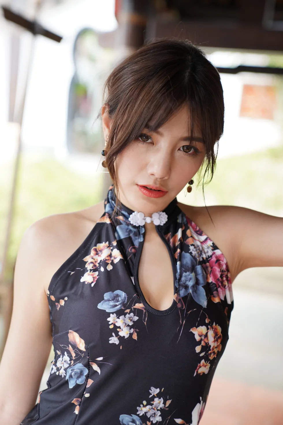 [街拍丝足] NO.104 陈葳 蓝花短旗袍高跟美腿 #街拍丝足、美足#[117P]-114