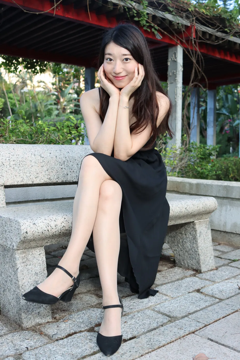 [街拍丝足] NO.106 吴小葵 公园黑色长裙 #街拍丝足、美足#[61P]-028