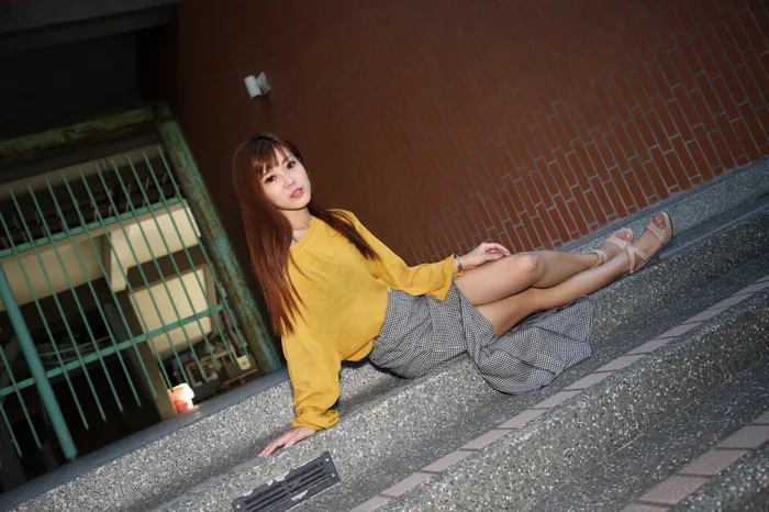 [街拍丝足] NO.053  凯蒂 裙摆摇 高跟美腿旅拍 #街拍丝足、美足#[50P]-004