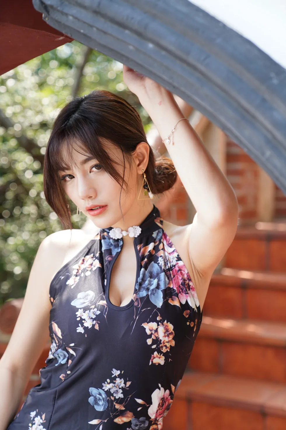 [街拍丝足] NO.104 陈葳 蓝花短旗袍高跟美腿 #街拍丝足、美足#[117P]-049