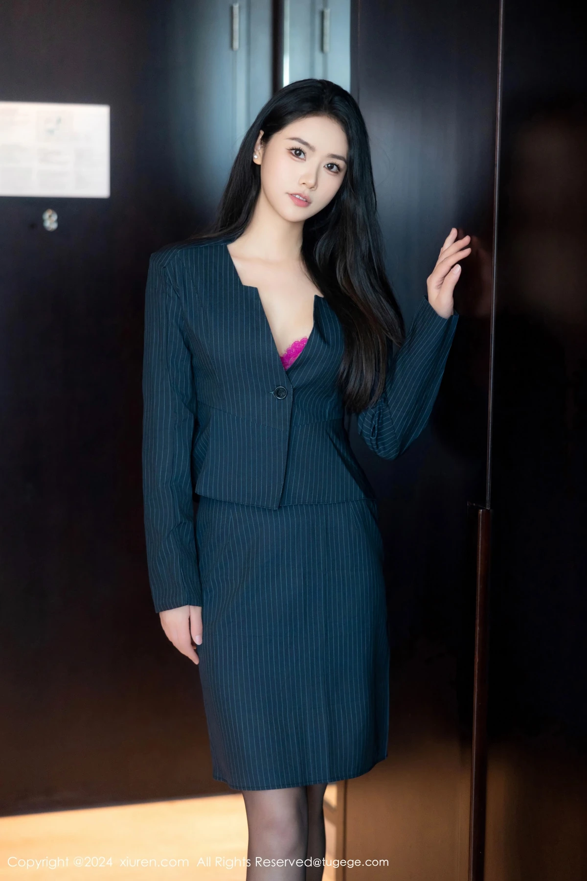 [秀人网] 2024.12.10 No.9576 方子萱[85P]-PicJJ