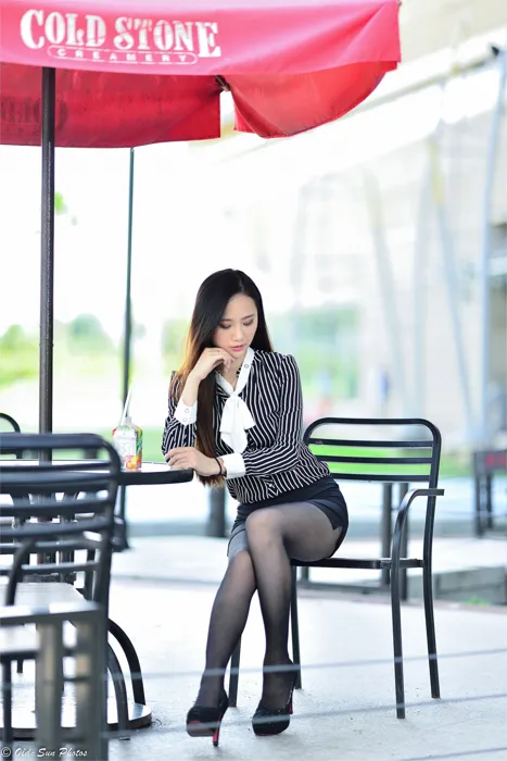 [街拍丝足] NO.026 美模 小米 新任小秘书黑丝职业装 #街拍丝足、美足#[50P]-035