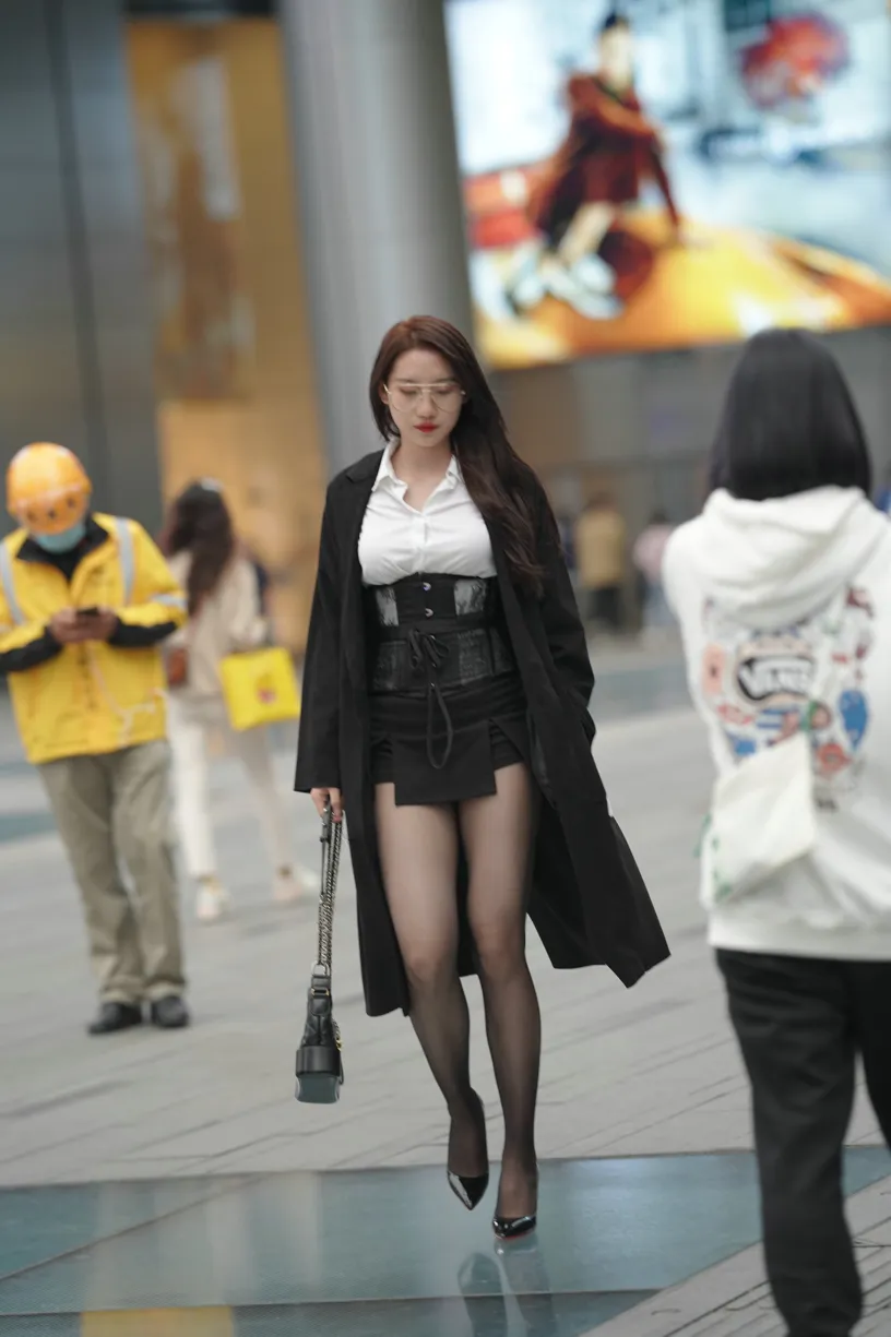[街拍丝足] NO.160 黑丝大长腿 #街拍丝足、美足#[201P]-002