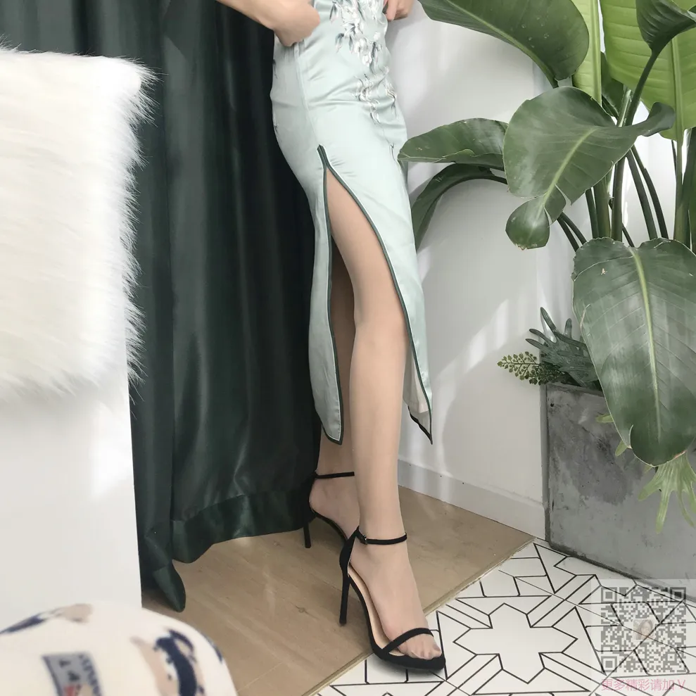 [街拍丝足] NO.115 Nia乔乔学姐居家性感旗袍肉丝 #街拍丝足、美足#[64P]-005