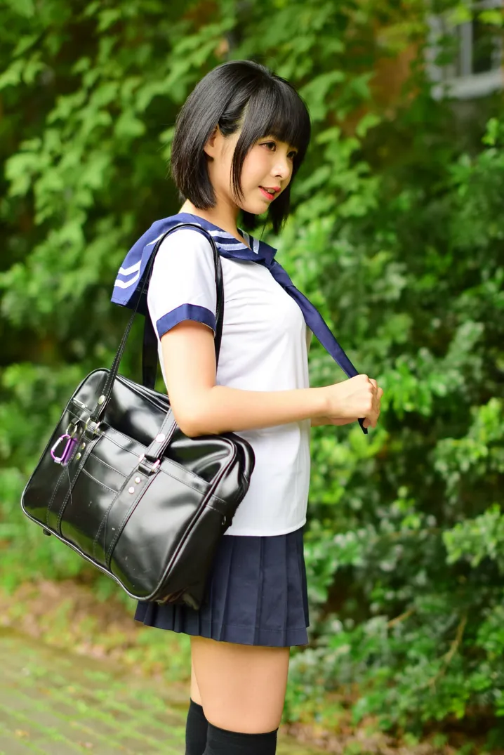 [街拍丝足] NO.171 海琳 学生制服 #街拍丝足、美足#[73P]-012