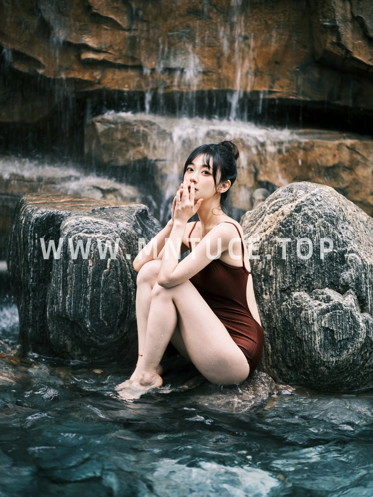 [艺图语]2023.03.09 Vol.3036 温泉红#飞鸟咕咕-#[43P]-010