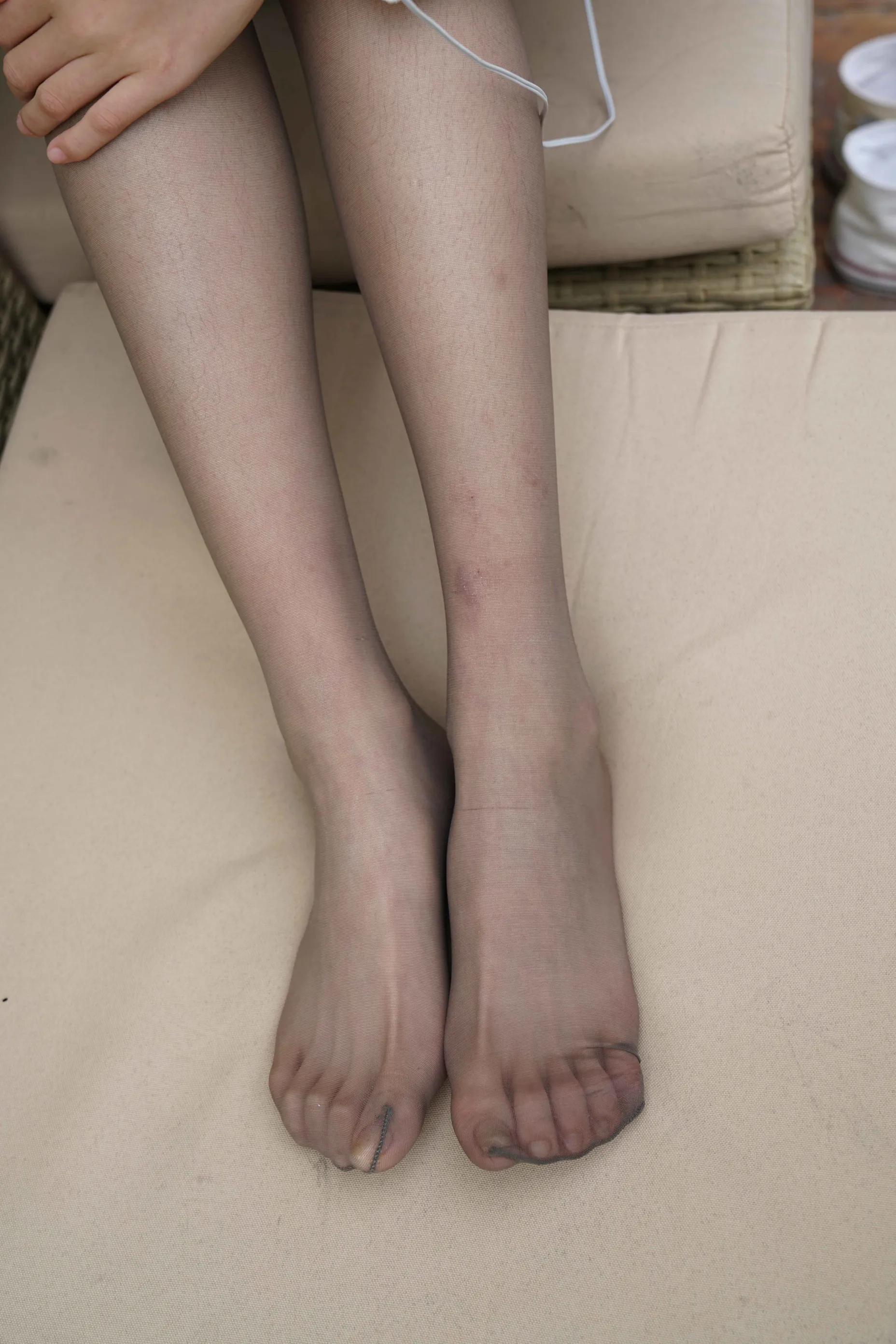 [街拍丝足] NO.003 青春期少女小霞无处安置的长腿丝足 #街拍丝足、美足#[83P]-006