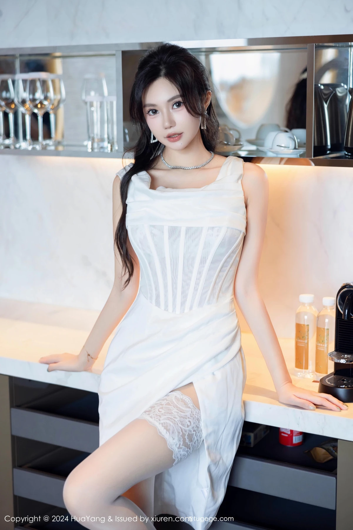 [花漾] 2024.10.12 VOL.612 绮里嘉ula、秀人旗下#[86P]-009