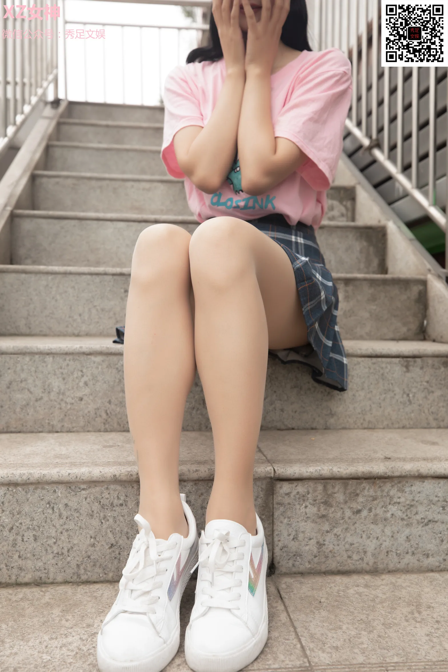 [街拍丝足] NO.006 青春无敌的百褶裙少女 #街拍丝足、美足#[60P]-029