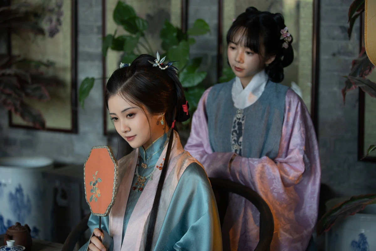 [艺图语]2022.12.24 Vol.2744-004