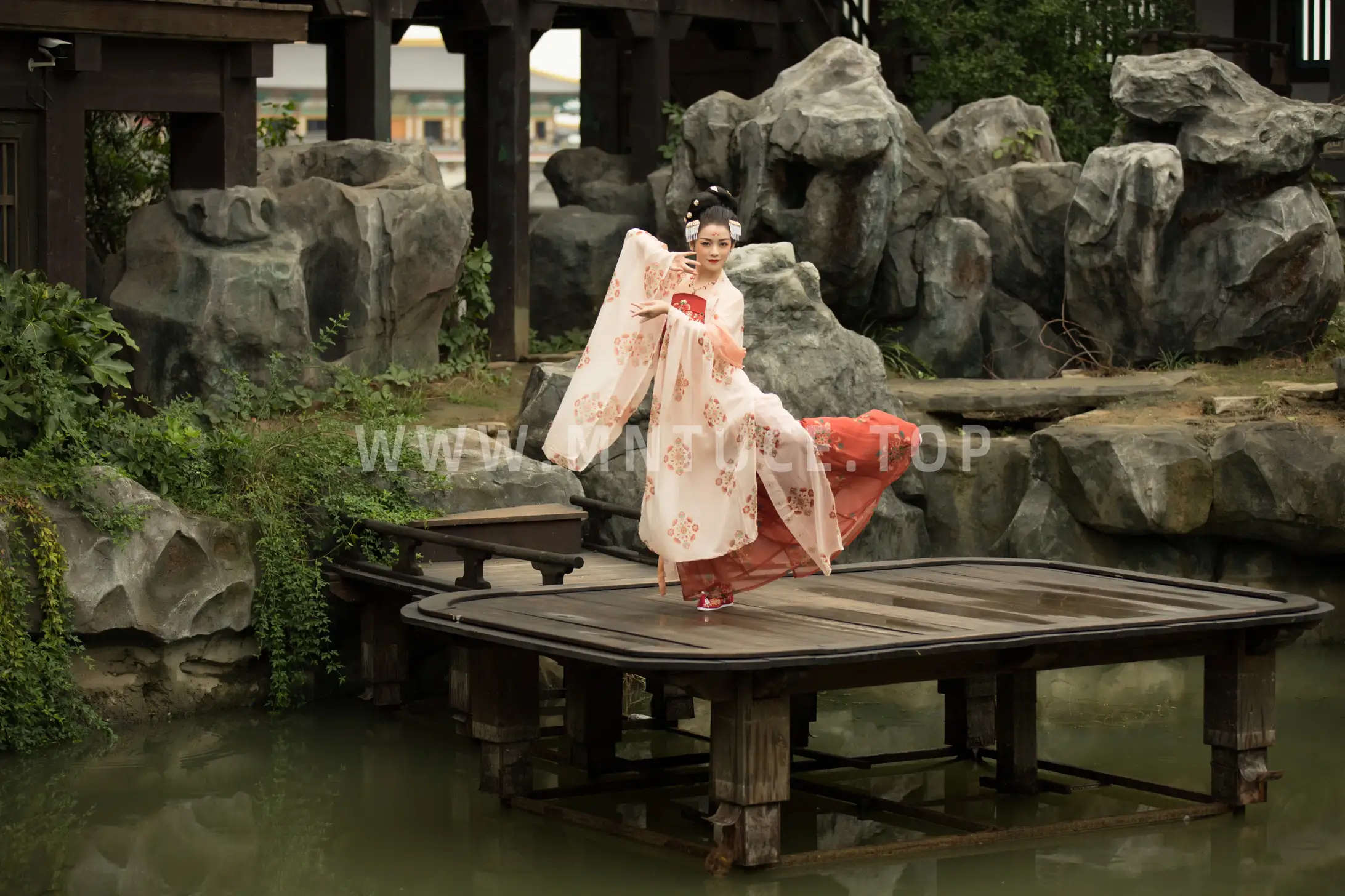 [艺图语] 2022.07.06 Vol.1395-019