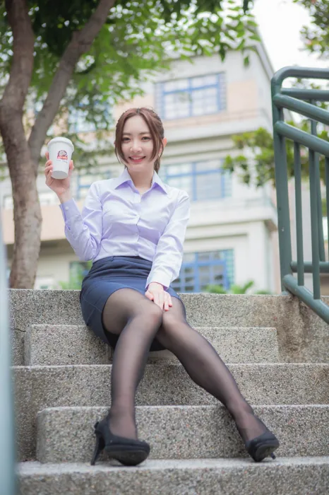 [街拍丝足] NO.164 林华 OL制服 高跟美腿外 #街拍丝足、美足#[42P]-014