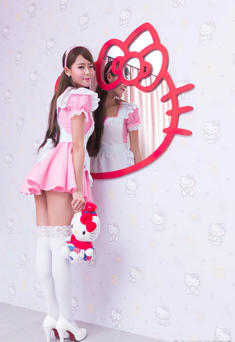 [街拍丝足] NO.173 小雪 女仆装膝上白丝高跟美腿 #街拍丝足、美足#[147P]-018