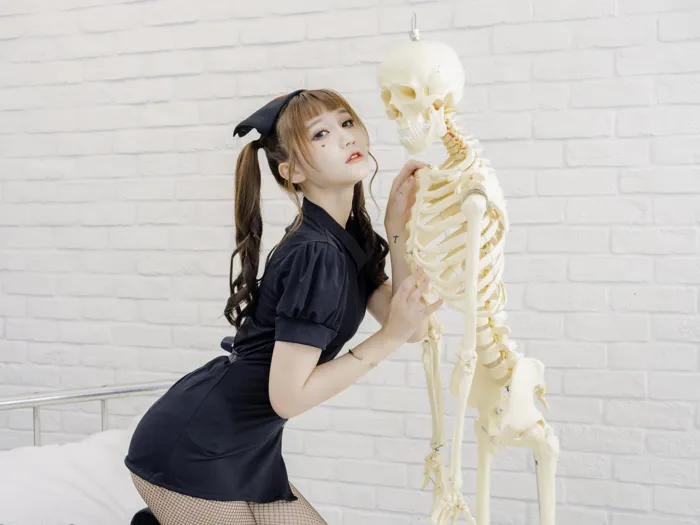 [街拍丝足] NO.070  乔乔儿 黑暗护士 丝袜高跟美腿外拍 #街拍丝足、美足#[38P]-032