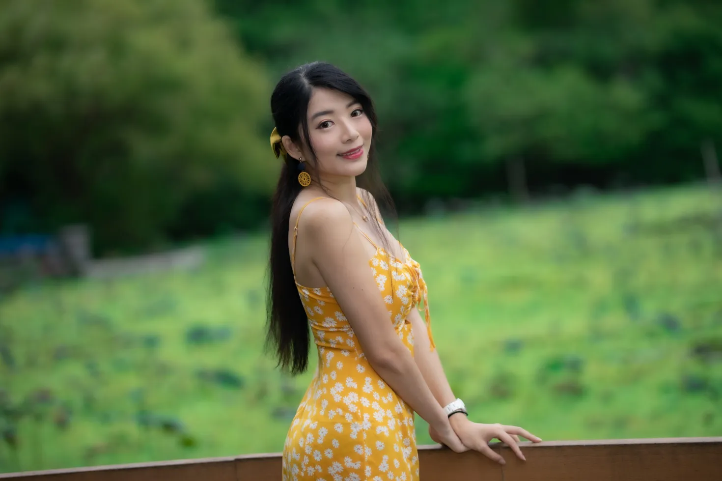 [街拍丝足] NO.170 湘芹 吊带连衣裙高跟美腿 #街拍丝足、美足#[48P]-012