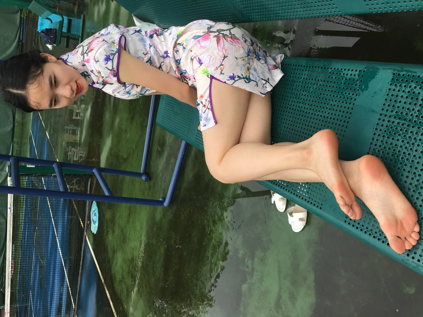 [街拍丝足] NO.021 男科医生小石的超嫩美足长腿网球场写真 #街拍丝足、美足#[80P]-062