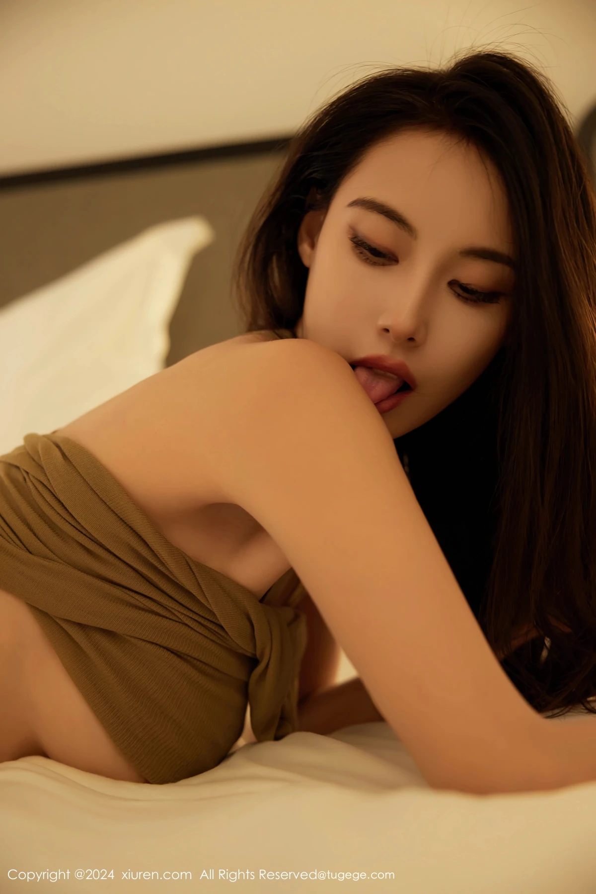 [秀人网] 2024.10.15 No.9289 lingyu69、秀人旗下#[72P]-064