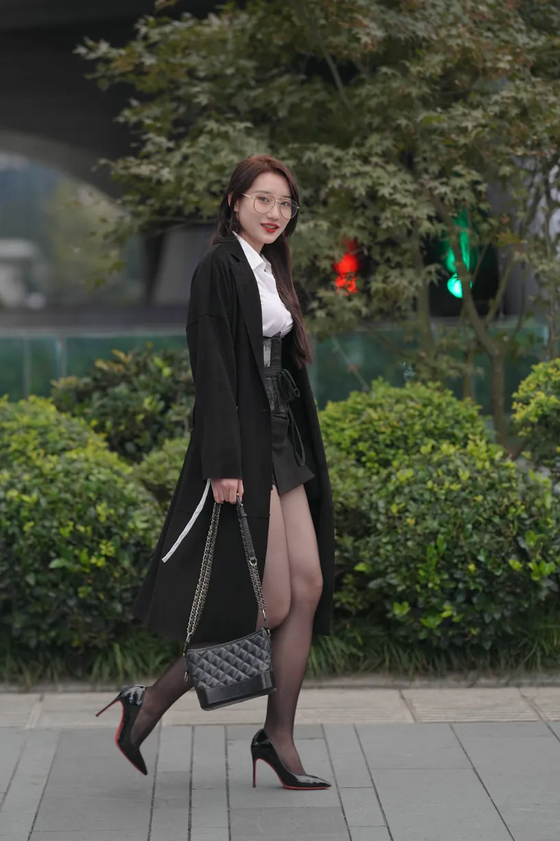 [街拍丝足] NO.160 黑丝大长腿 #街拍丝足、美足#[201P]-085