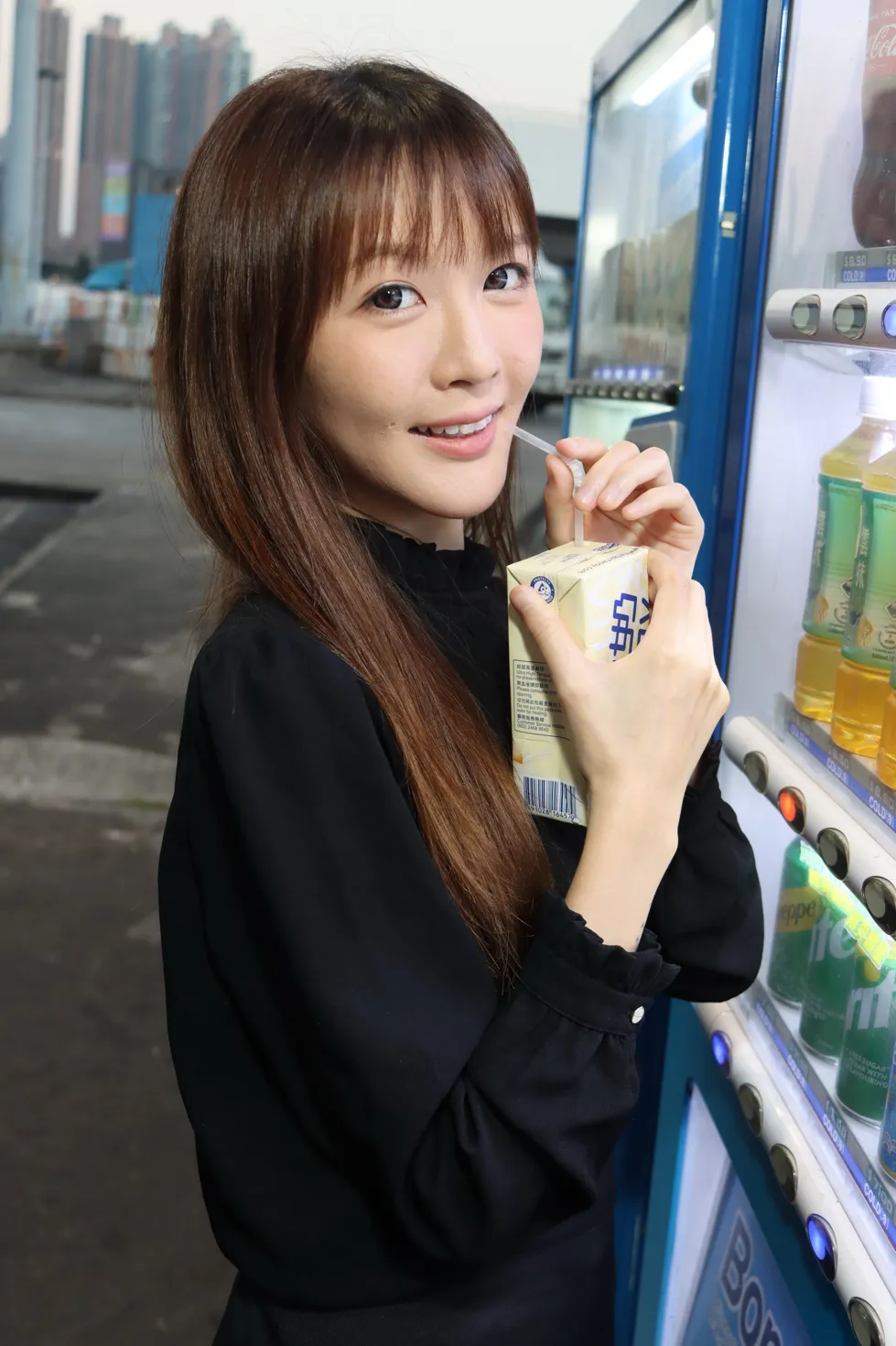[街拍丝足] NO.161 Kiki 短裙丝袜美腿 #街拍丝足、美足#[95P]-080