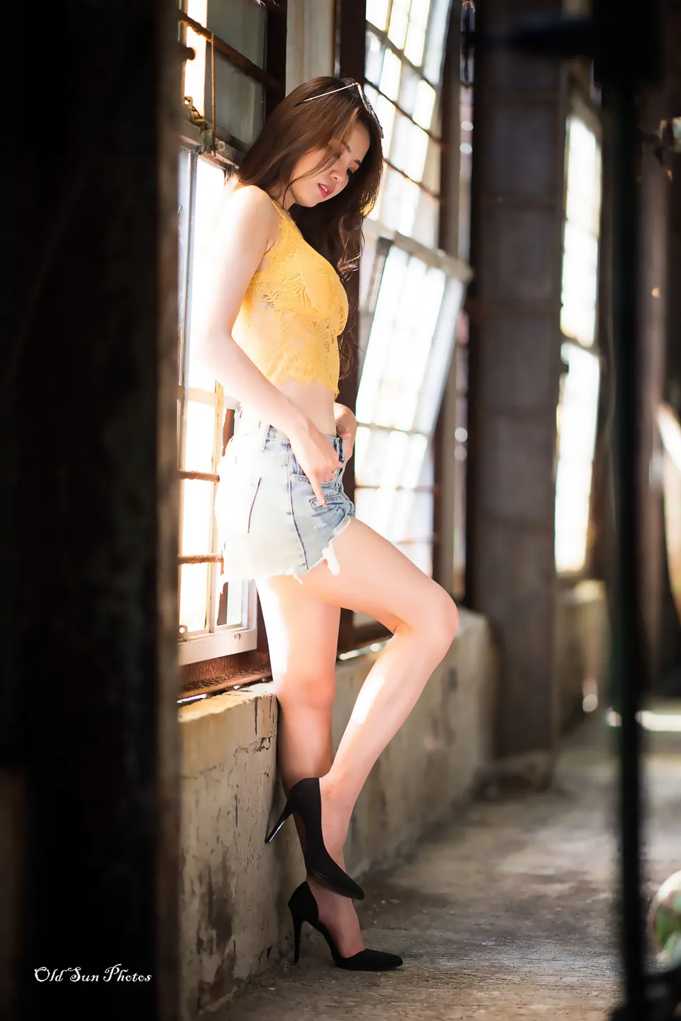 [街拍丝足] NO.192 Debby Chiu 露肚牛仔短裤高跟美腿 #街拍丝足、美足#[53P]-005