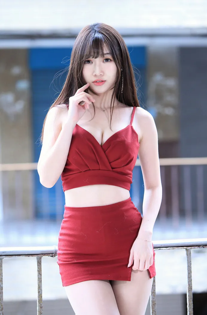 [街拍丝足] NO.100 张雅筑 紧身短裙丝袜高跟美腿 #街拍丝足、美足#[64P]-003