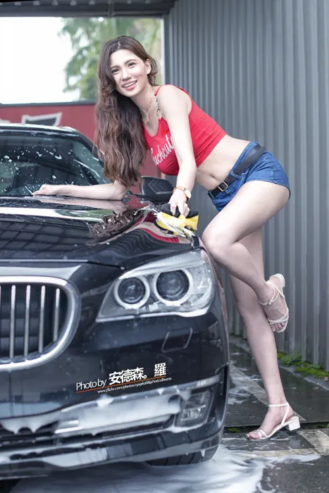 [街拍丝足] NO.111 蔡译心 洗车趴 高跟美腿外拍 #街拍丝足、美足#[44P]-044